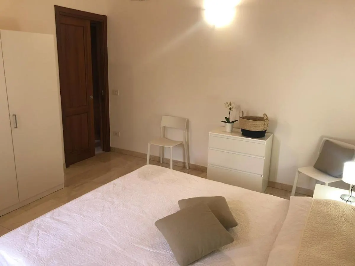 Trilocale Con Terrazza Lägenhet Budoni Italien